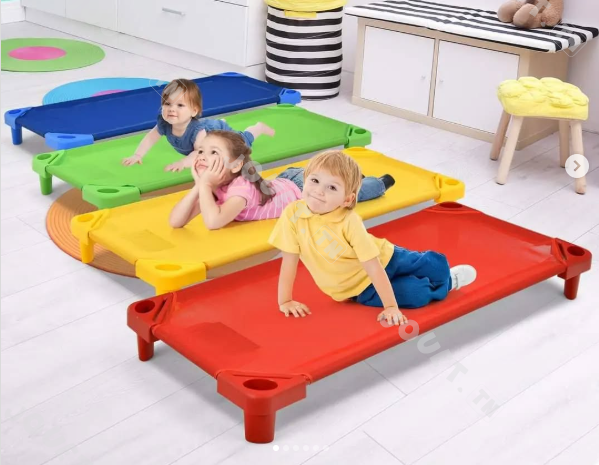 LIT EN PLASTIQUE POUR JARDIN D'ENFANT LIT EN PLASTIQUE POUR JARDIN D'ENFANT